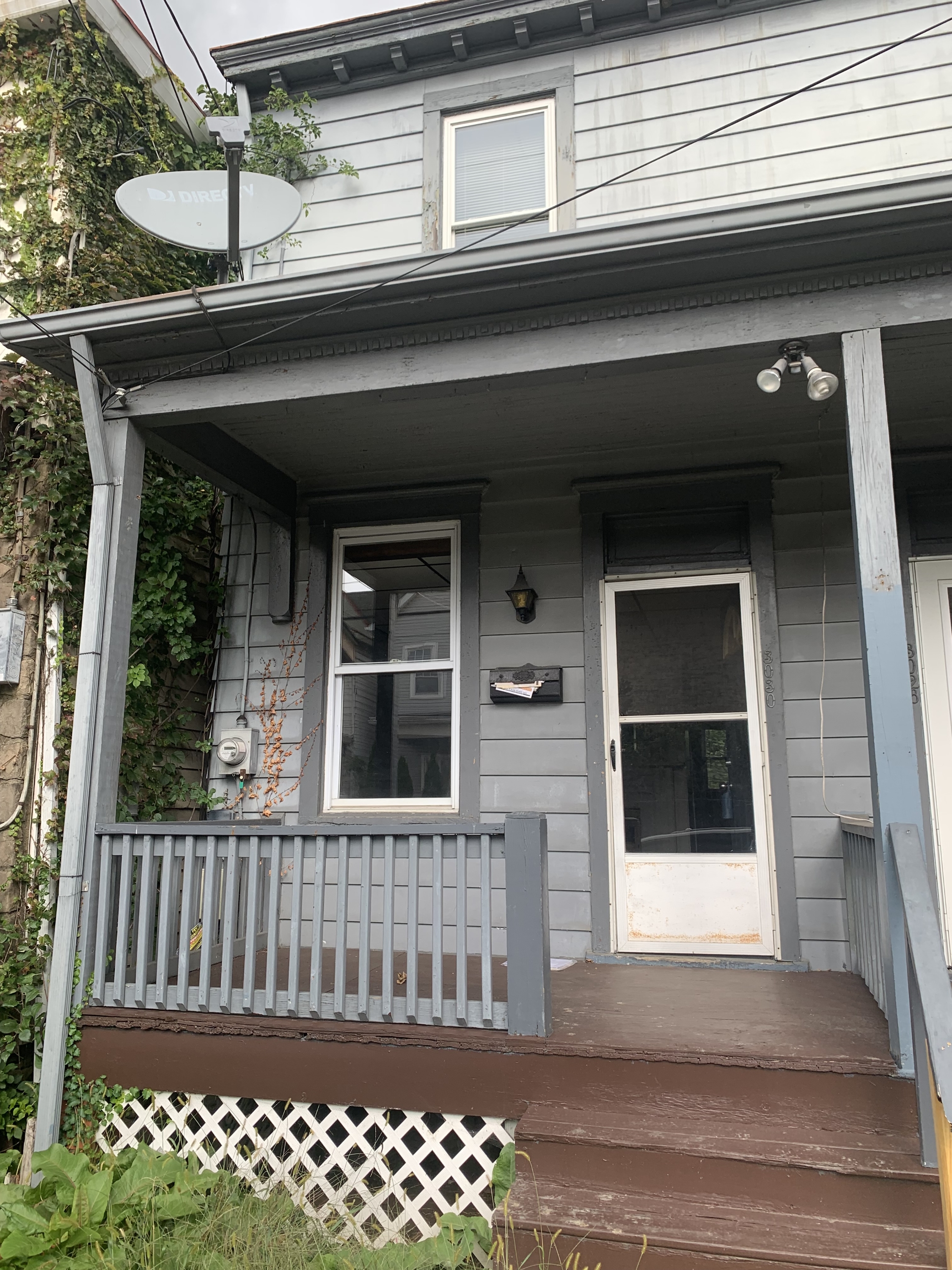 3028-3030 Merwyn Avenue - 3030 (left)